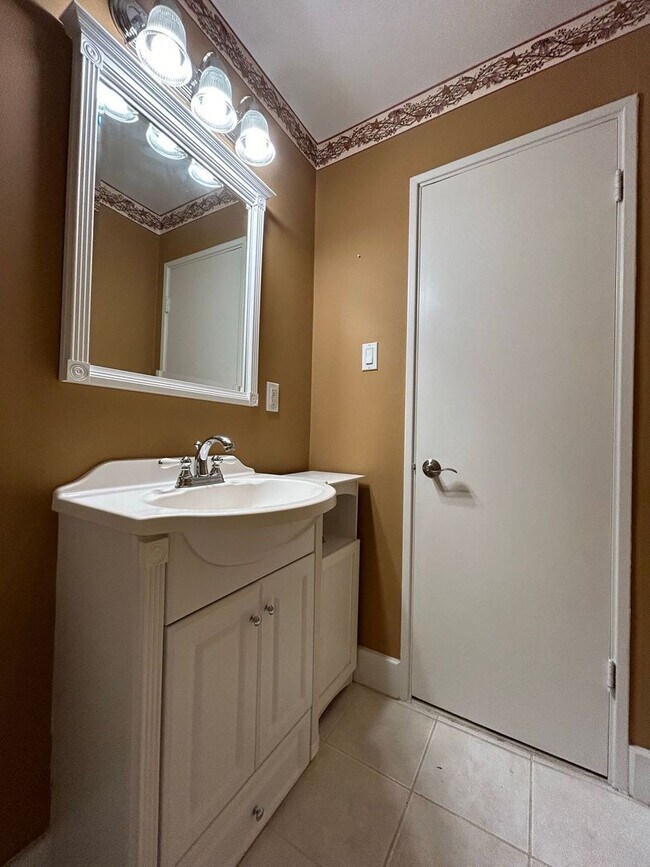 Building Photo - 3301 Brookside Ln