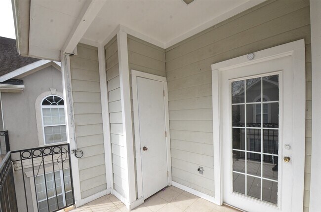 Building Photo - 11045 Landswalk Dr