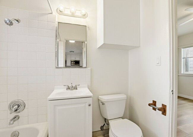 Building Photo - 1 BLOCK TO THE BEACH! COMPLETELY REMODELED 2BD/2BA OCEAN BEACH UNIT WITH TANDEM PARKING! $4,795/MO