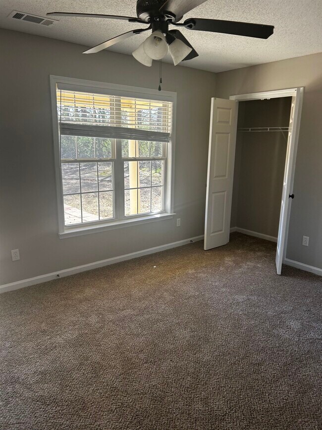 Building Photo - 125 Janis Marie Cove