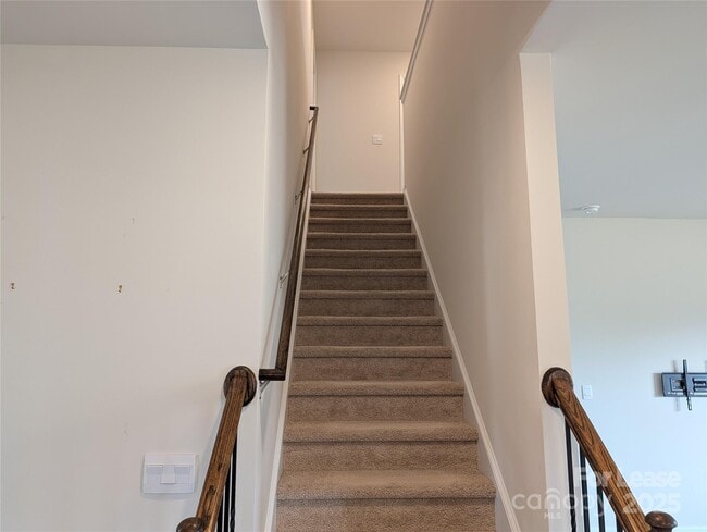 Building Photo - 10731 Claystone Dr