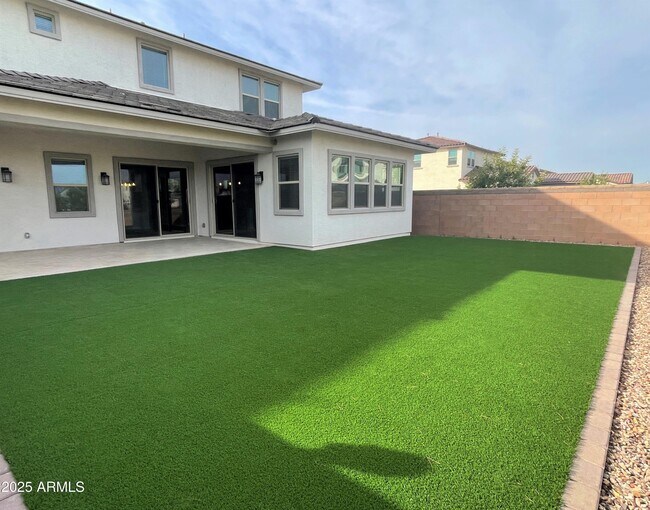 Building Photo - 21046 E Mayberry Rd