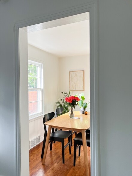 Building Photo - 4218 Saint Clair St