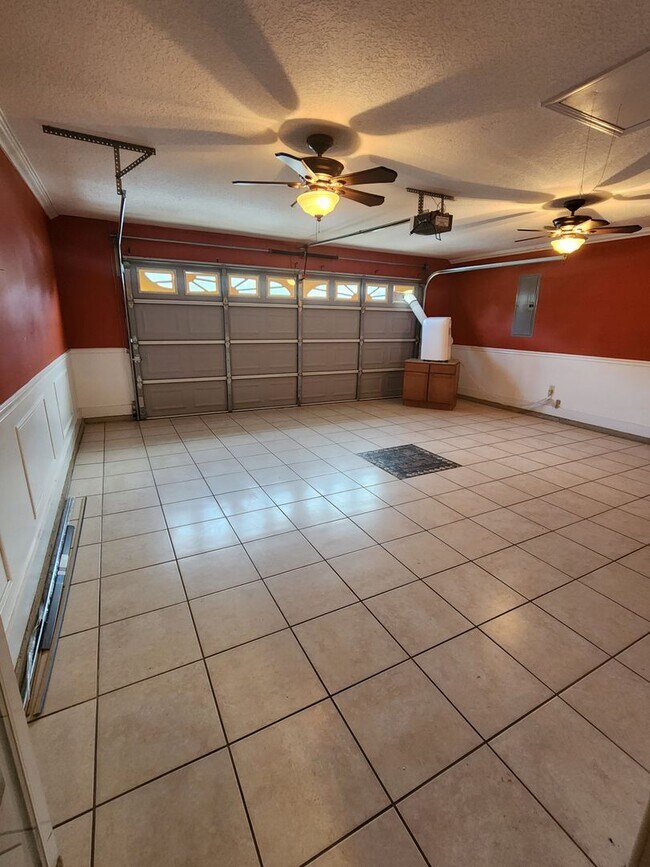 Building Photo - 24 Idus Ln