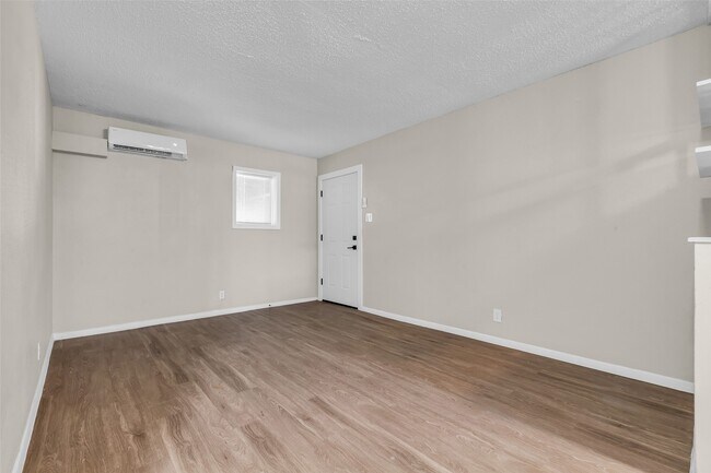 Building Photo - 4706 Yellowstone Blvd