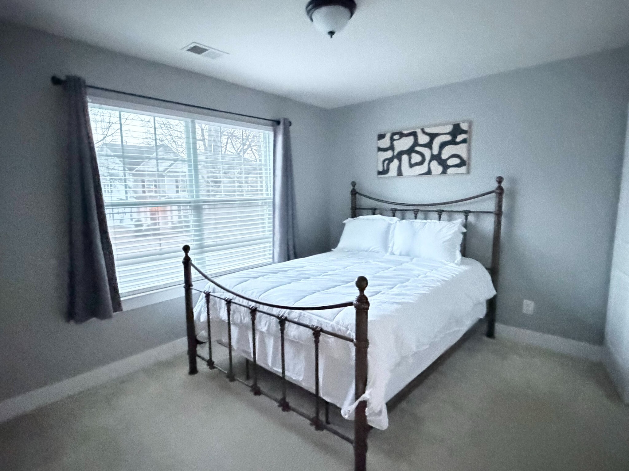 Building Photo - Room in House on Double Oaks Rd