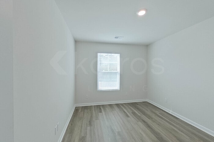 Building Photo - 125 Overstreet Way