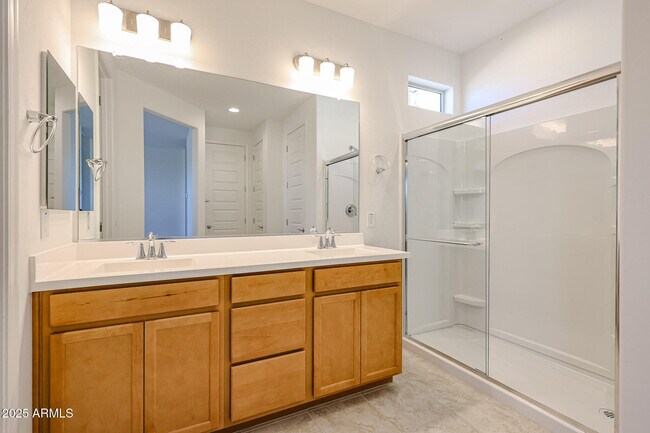 Building Photo - 5016 N 87th Ln