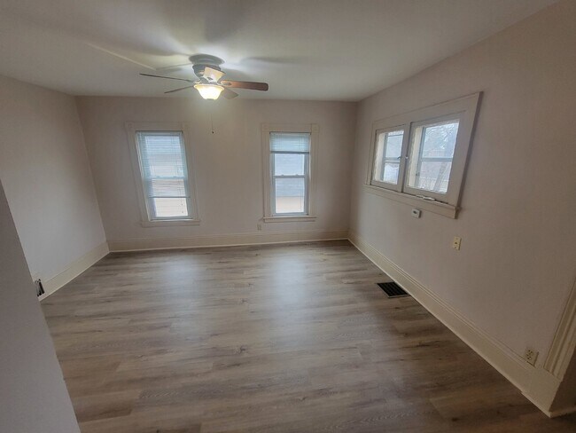Building Photo - Upper level Duplex for RENT - VIDEO TOUR