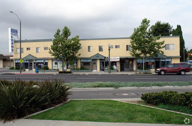 Building Photo - HAWTHORNE 2