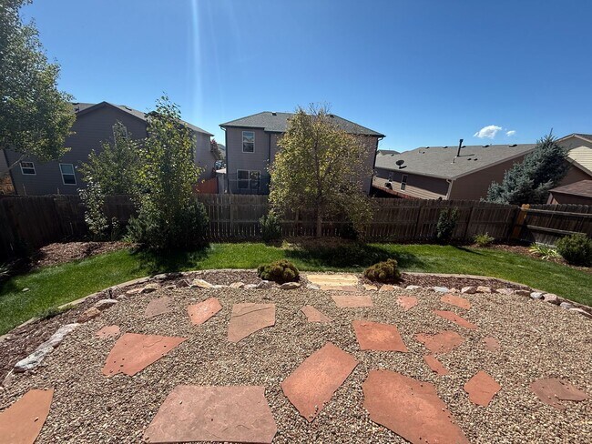 Building Photo - 3 Bed, 3 Bath Home in Forrest Meadows! – M...