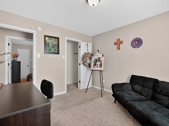 Building Photo - Comfy 4-Bed Midland Home with all appliances, backyard, attached garage, 6 min to grocery store