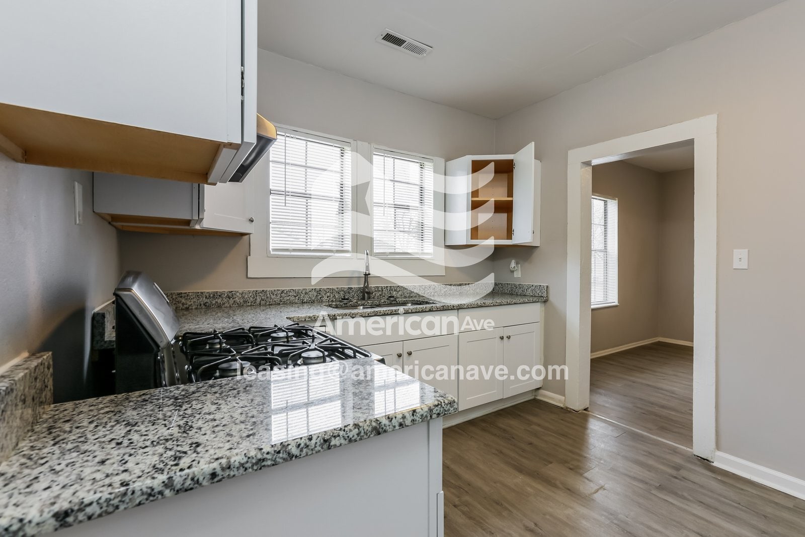 Building Photo - 524 W 35th St