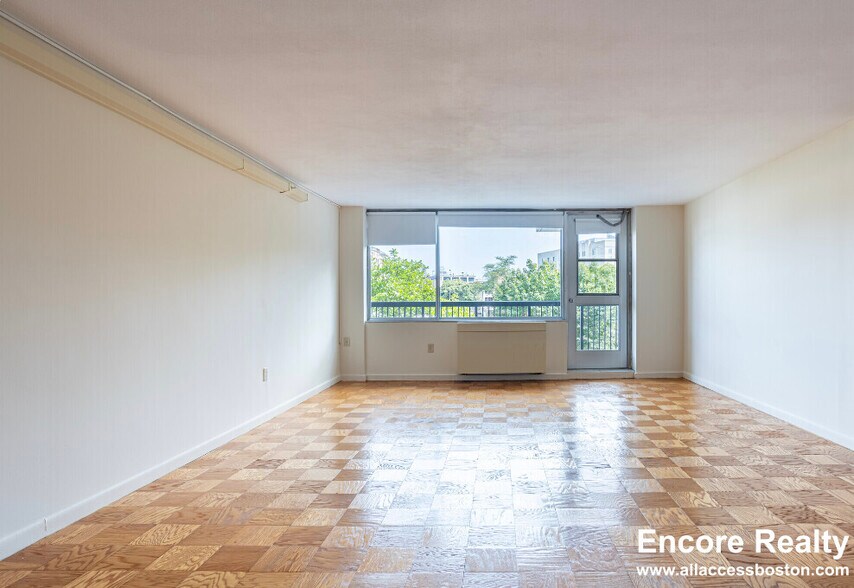 Building Photo - 16 Monmouth Ct