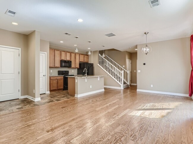 Building Photo - 10219 Tall Oaks Cir