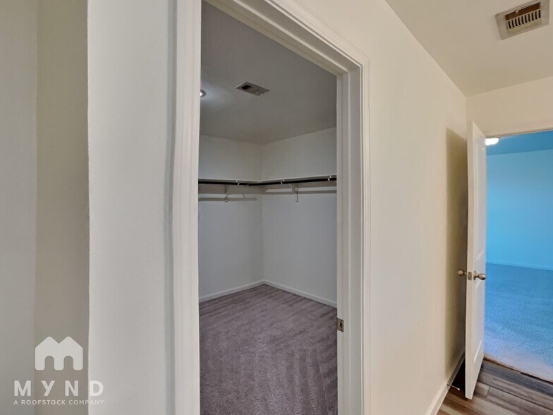 Building Photo - 6301 Tropicana Way