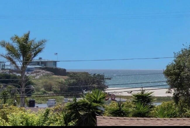 Building Photo - 515 Corcoran Ave