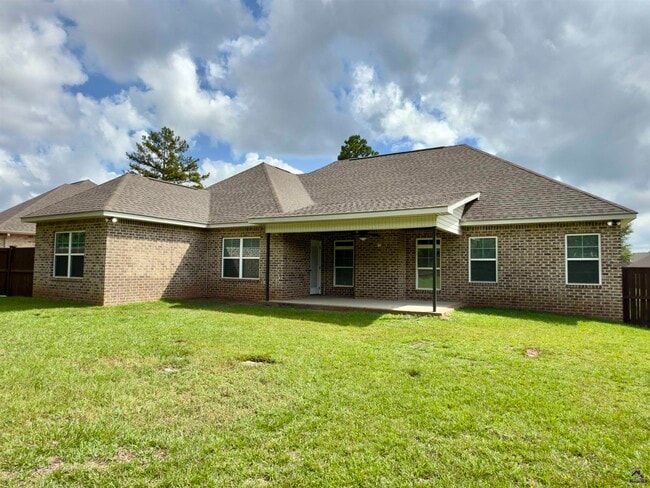 Building Photo - 408 Hawk's Nest Dr