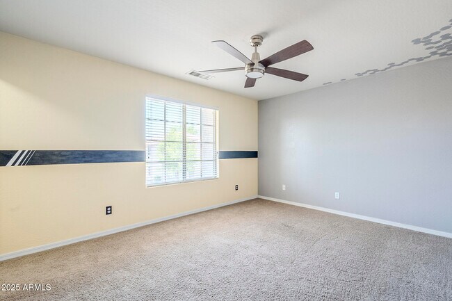 Building Photo - 2025 W Marconi Ave