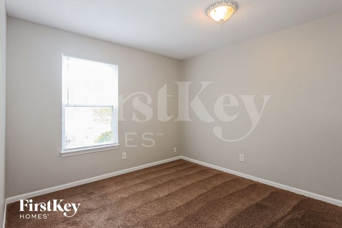 Building Photo - 10964 Sweetsen Rd