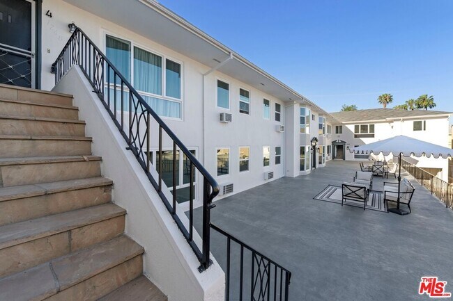 Building Photo - 1248 N Crescent Heights Blvd