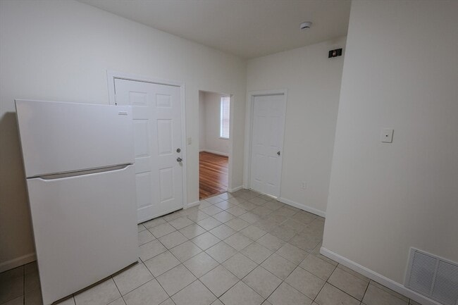 Building Photo - 127 Intervale St