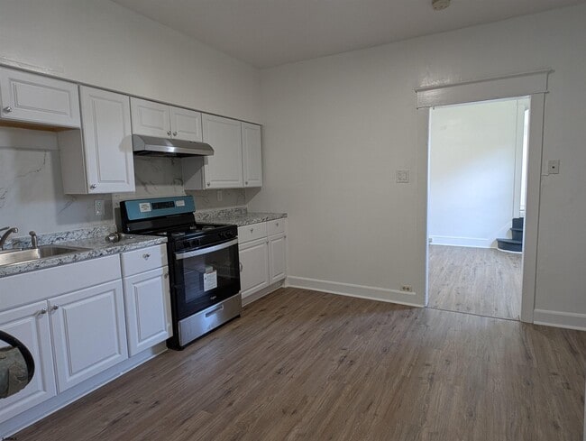 Building Photo - 710 Sewell Ave