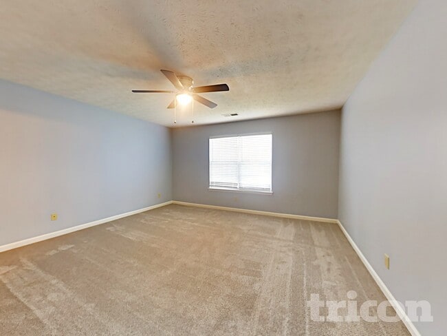 Building Photo - 575 Woodcrest Manor Dr