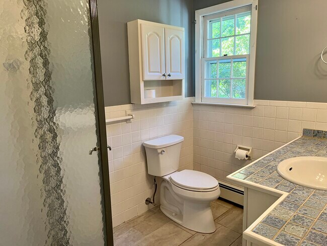 Building Photo - 88 Towerview Dr