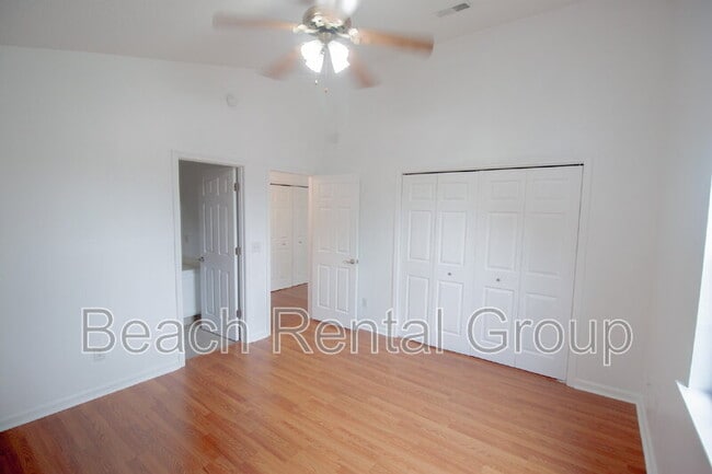 Building Photo - 9490 Leeds Cir