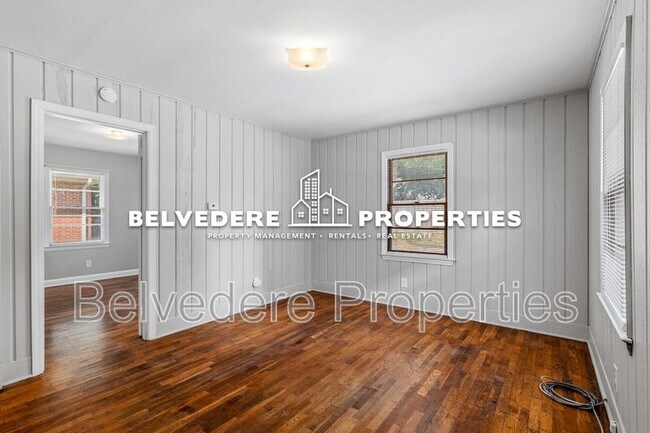 Building Photo - 217 McIver St