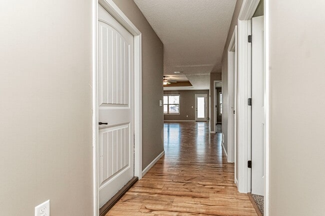 Building Photo - Duplex in Prairie Lakes