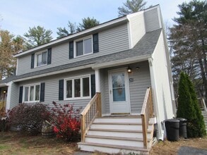 Building Photo - Derry Townhouse for Rent- 2 Bedrooms + Loft!  Available Nov 15!