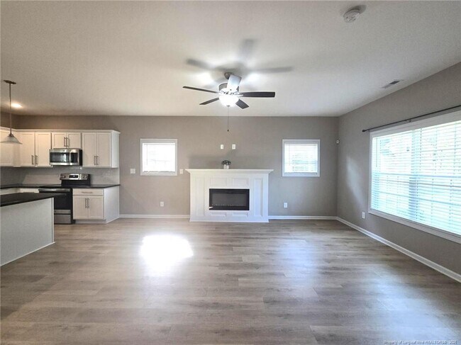 Building Photo - 7018 Summerlin Dr
