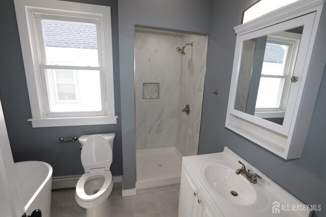 Building Photo - 324 Harper Pl
