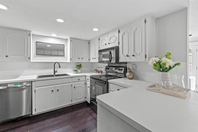 Building Photo - 6109 Bullard Dr