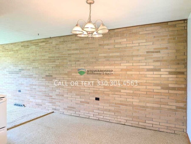 Building Photo - 3302 Highland Park