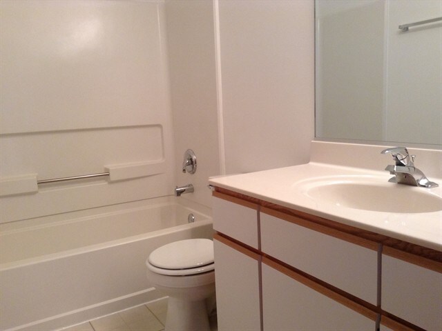 Building Photo - 14233 S Hillsdale Ct