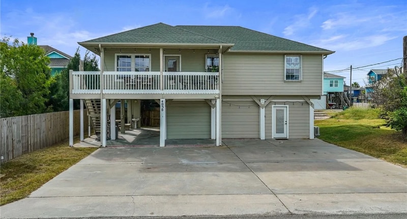 Primary Photo - 4030 Walker Dr