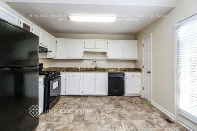 Building Photo - 1718 Independence Dr