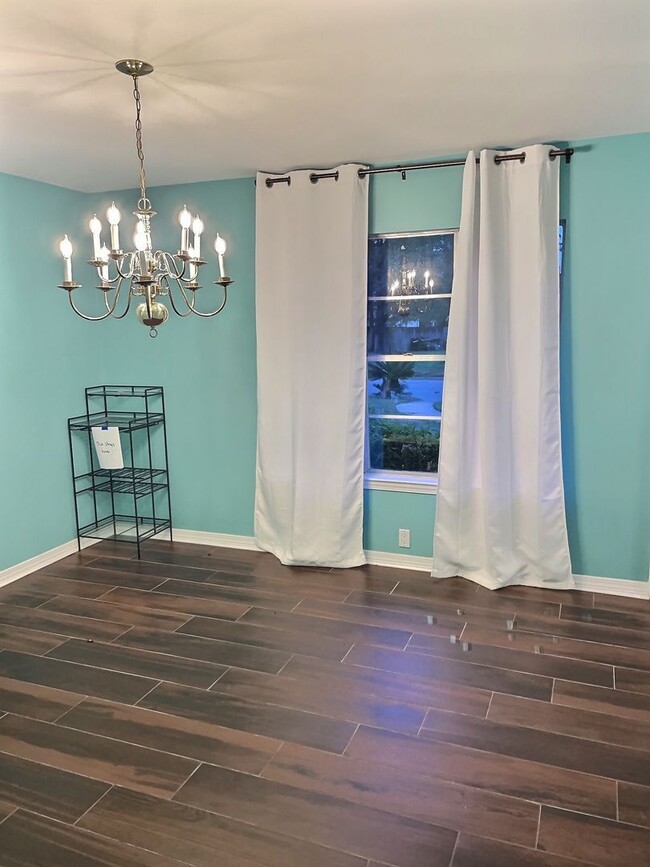 Building Photo - 3 BD 2 BA Home in the Bayou View School District of Gulfport includes LAWN CARE