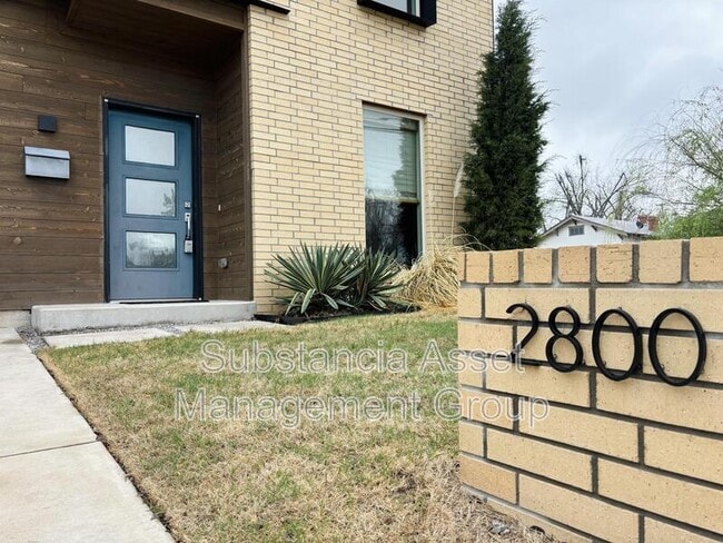 Building Photo - 2800 N McKinley Ave