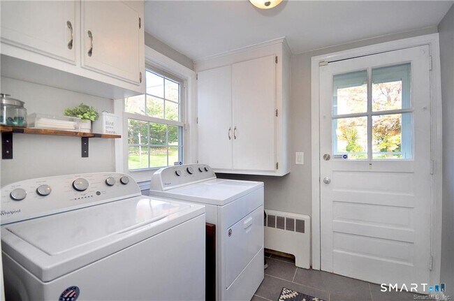 Building Photo - 26 Greystone Rd