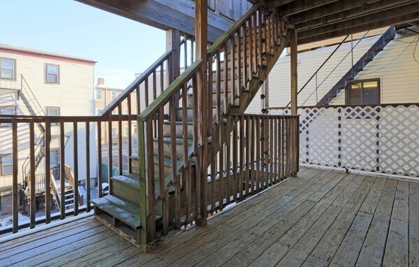 Deck - 168 W 6th St