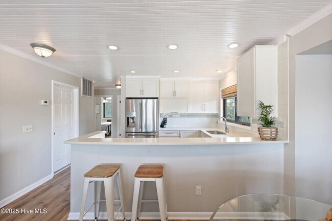 Building Photo - 202 Lewis Dr