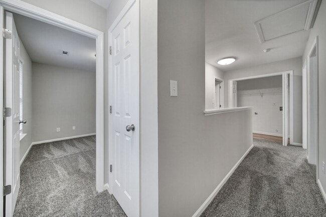 Building Photo - Lovely 4 Bed 2 Bath Home in Charlotte!