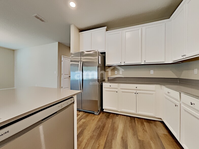 Building Photo - 194 Edge Park Trl