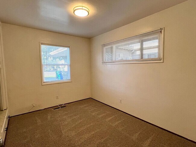 Building Photo - 4959-61 Catoctin Dr