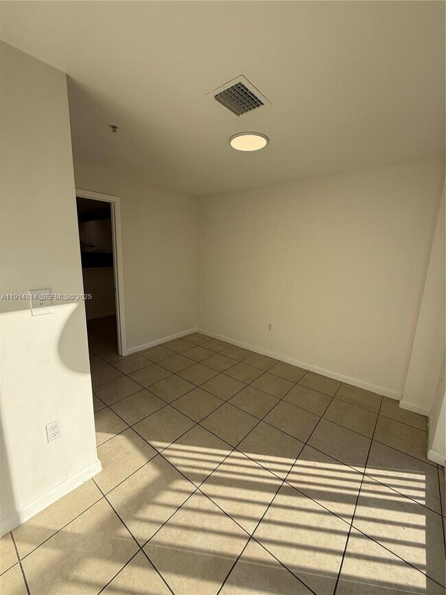 Building Photo - 821 SW 2nd St