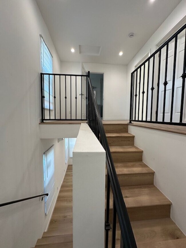 Building Photo - Completely remodeled and located on a quie...